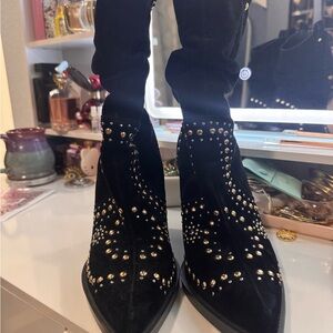 Jessica Simpson Black Suede Studded Heeled Larna Boots SZ 8.5